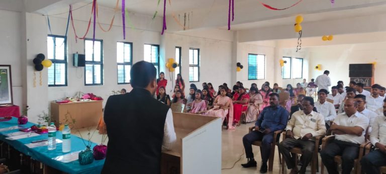 मोठी स्वप्न पहा, स्वतःवर विश्वास ठेवा आणि ध्येय निश्चित करा