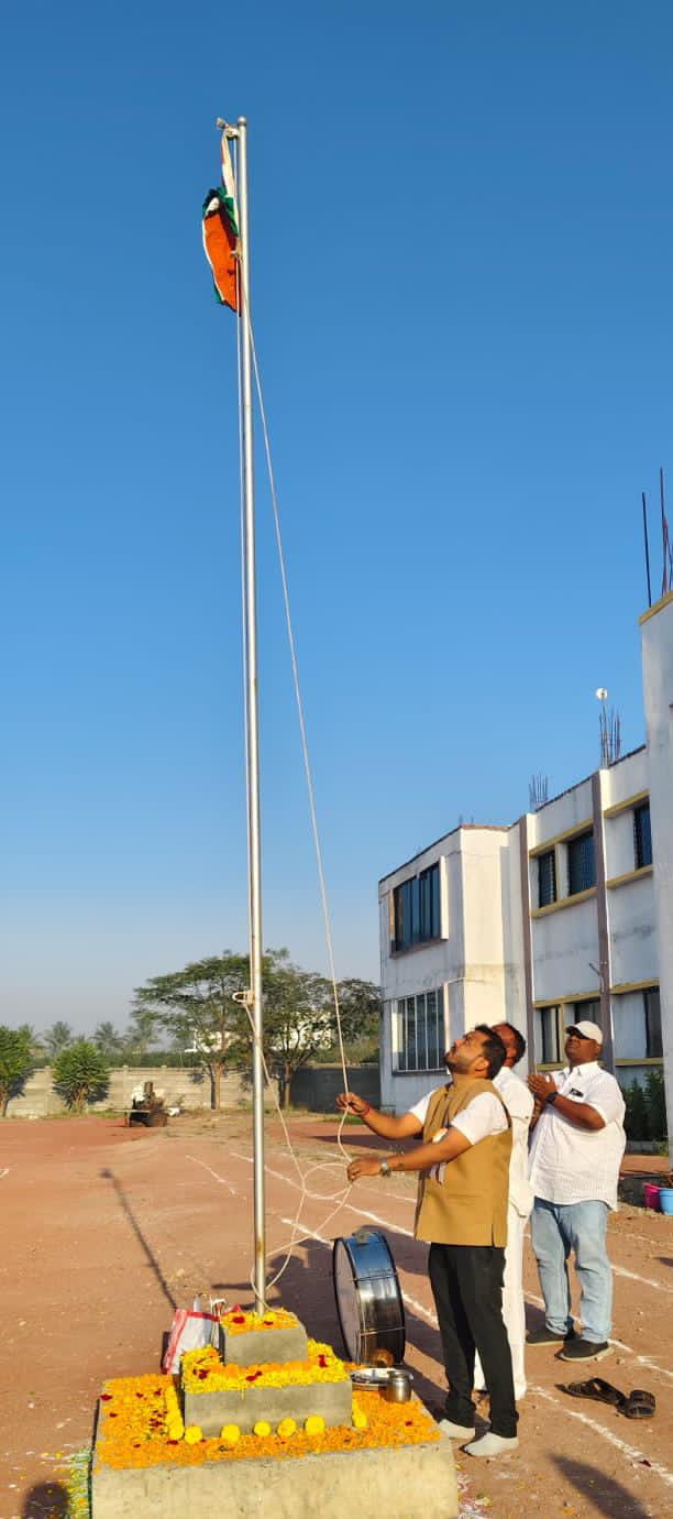 चेतना फाउंडेशन सरडेवाडी येथील शैक्षणिक संकुलात प्रजासत्ताक दिन उत्साहात संपन्न