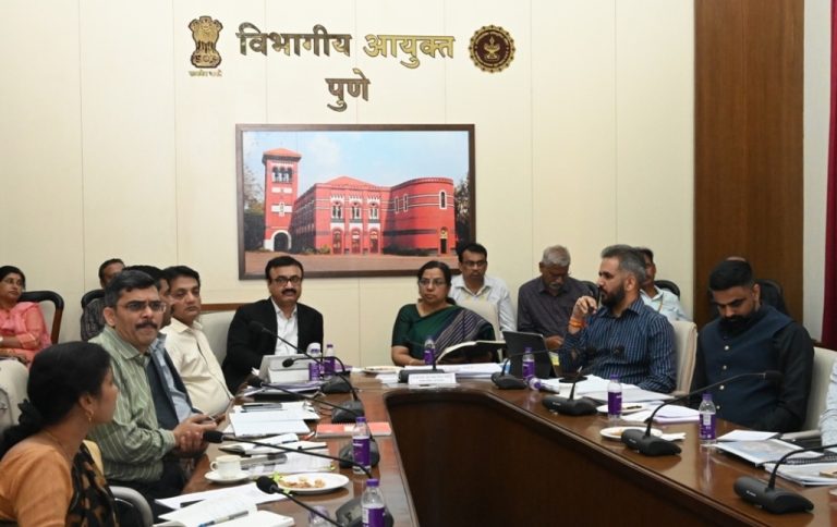 सर्वसामान्यांचे जीवन सुकर होण्यासाठी प्रयत्न करावेत- पालक सचिव व्ही. राधा  100 दिवस कृती आराखड्याअंतर्गत घेतला विविध