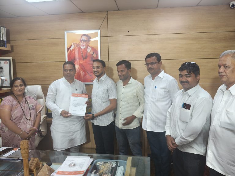 शिवसेना इंदापूर शहर प्रमुख म्हणून अँड आनंद केकाण यांची निवड तर उपशहरप्रमुख पदी शाबूद्दीन सय्यद यांची निवड 