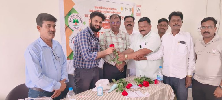इंदापूर तालुक्यातील पहिल्या कॅथलॅबच्या अनावरणाच्या पार्श्वभूमीवर पत्रकारची हृदयरोग तपासणी.