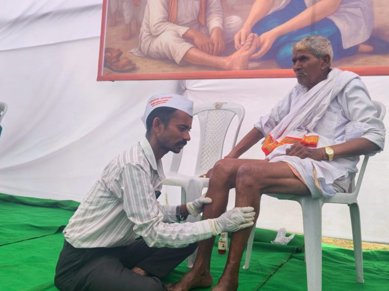 इंदापूरमध्ये 340 वारकऱ्यांनी घेतला चरणसेवा उपक्रमाचा लाभ