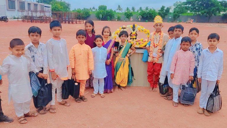 चेतना इंटरनॅशनल स्कूल अँड ज्युनिअर कॉलेज सरडेवाडी येथे रंगला पालखी सोहळा 