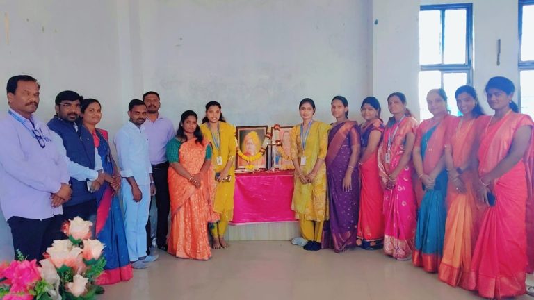 चेतना इंटरनॅशनल स्कूल जुनियर कॉलेजमध्ये स्वामी विवेकानंद आणि राजमाता जिजाऊ जयंती उत्साहात साजरी करण्यात आली