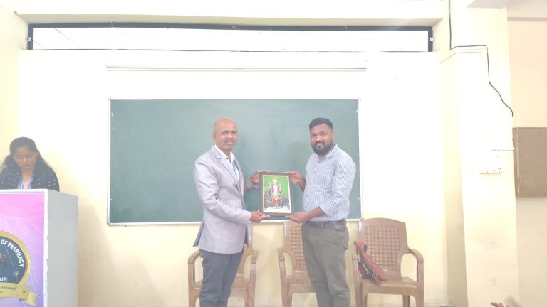 चेतना कॉलेज ऑफ फार्मसी येथे स्पर्धा परीक्षा GPAT मार्गदर्शन सत्र प्रेरणादायी वातावरणात संपन्न