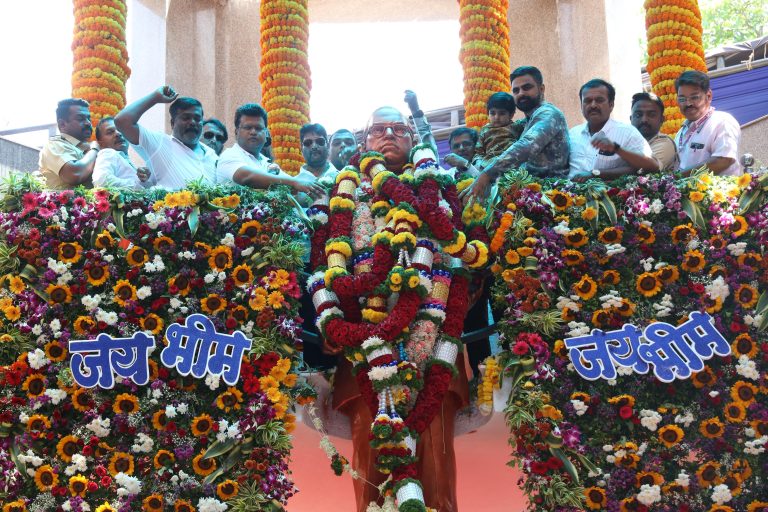 महामानव डॉ. बाबासाहेब आंबेडकर यांना जयंतीनिमित्त विभागीय आयुक्त डॉ. चंद्रकांत पुलकुंडवार यांचे अभिवादन