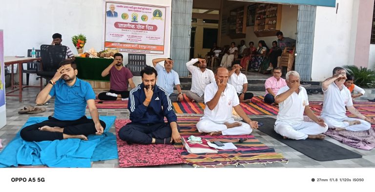 चेतना इंटरनॅशनल स्कूलमध्ये आंतरराष्ट्रीय योग दिन उत्साहात साजरा